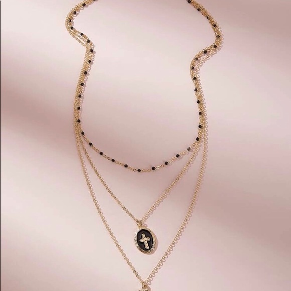 3/$30 💛 Dainty Layered Necklace - Picture 2 of 3